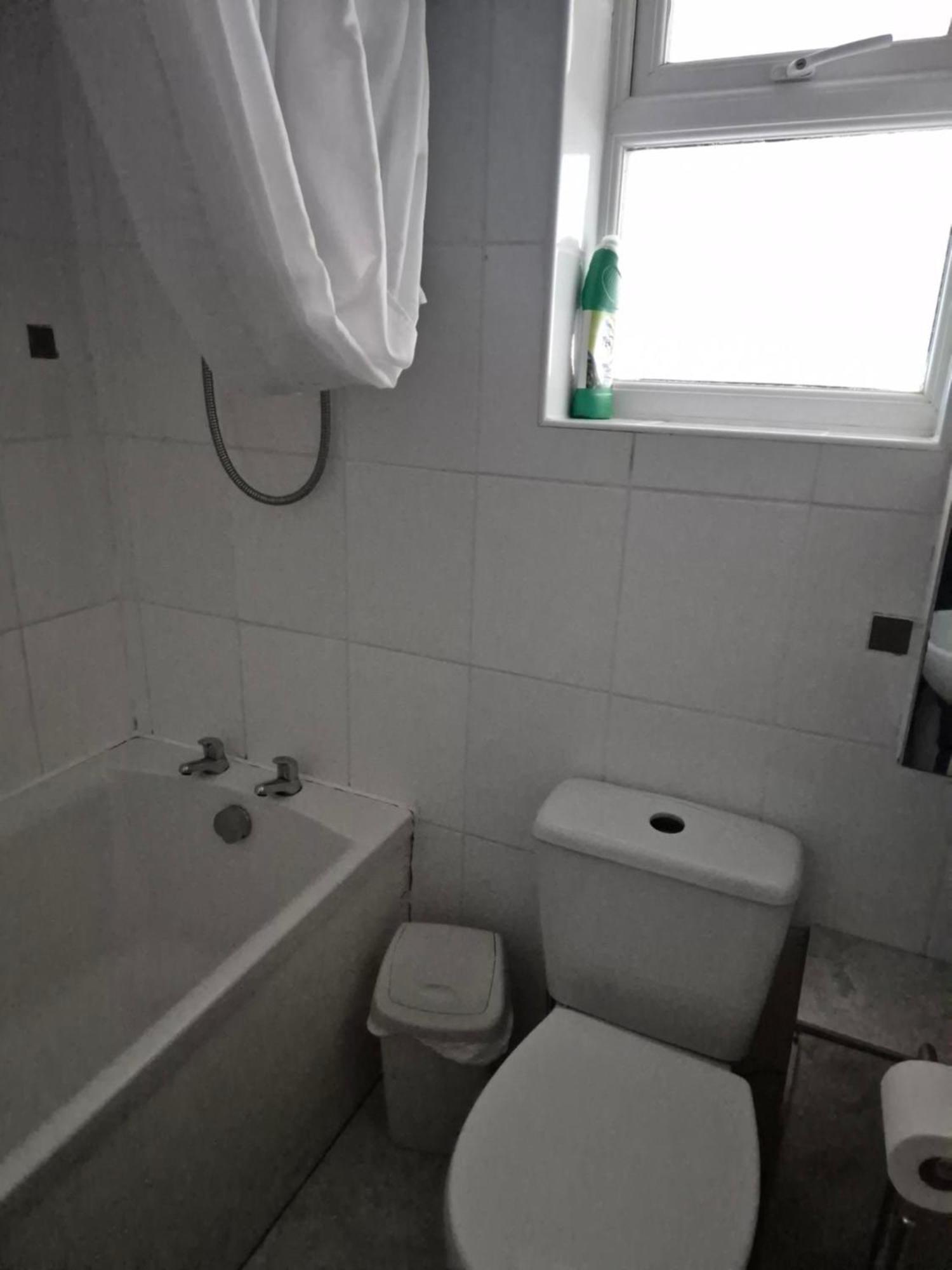 Accomadation เร็กซ์แฮม ภายนอก รูปภาพ